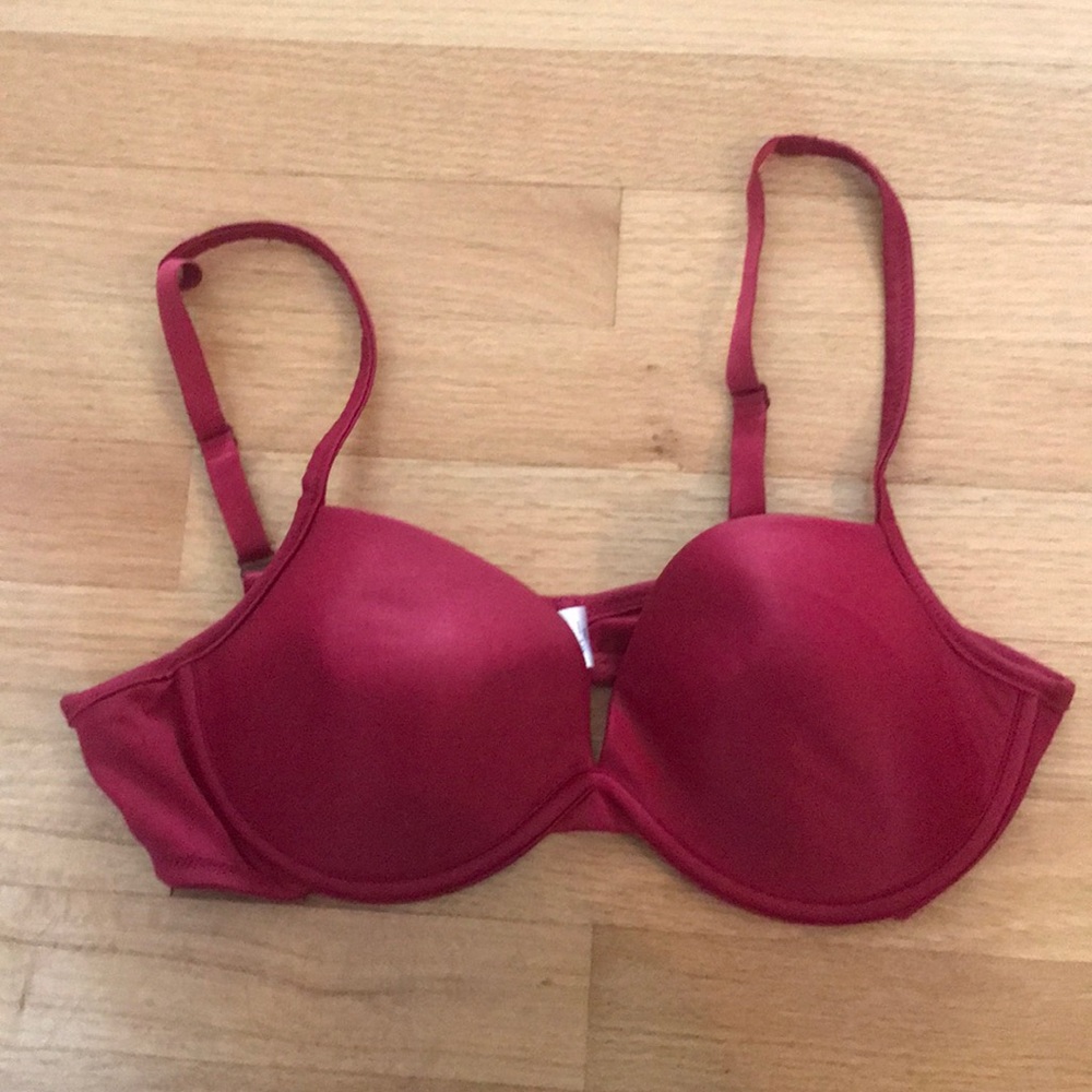 Red vanity fair bra 36C